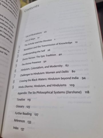  HINDUISM : A VERY SHORT INTRODUCTION - KIM KNOTT 