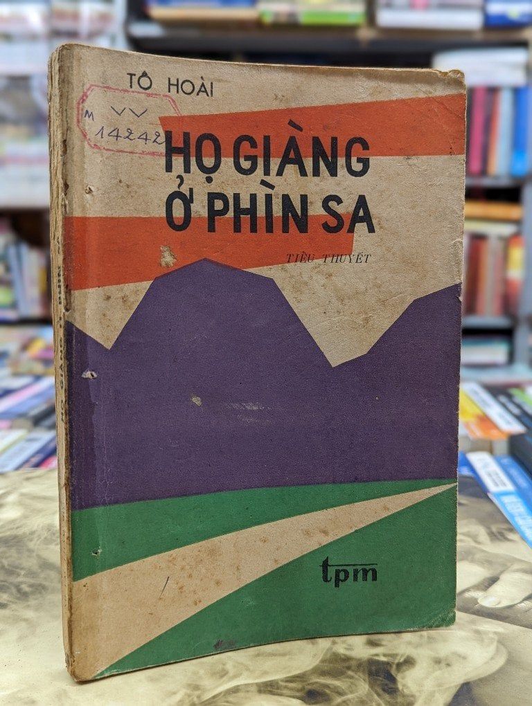  HỌ GIÀNG Ở PHÌNH SA - TÔ HOÀI 