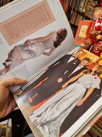  Kate : How to Dress Like a Style Icon - Caroline Jones 