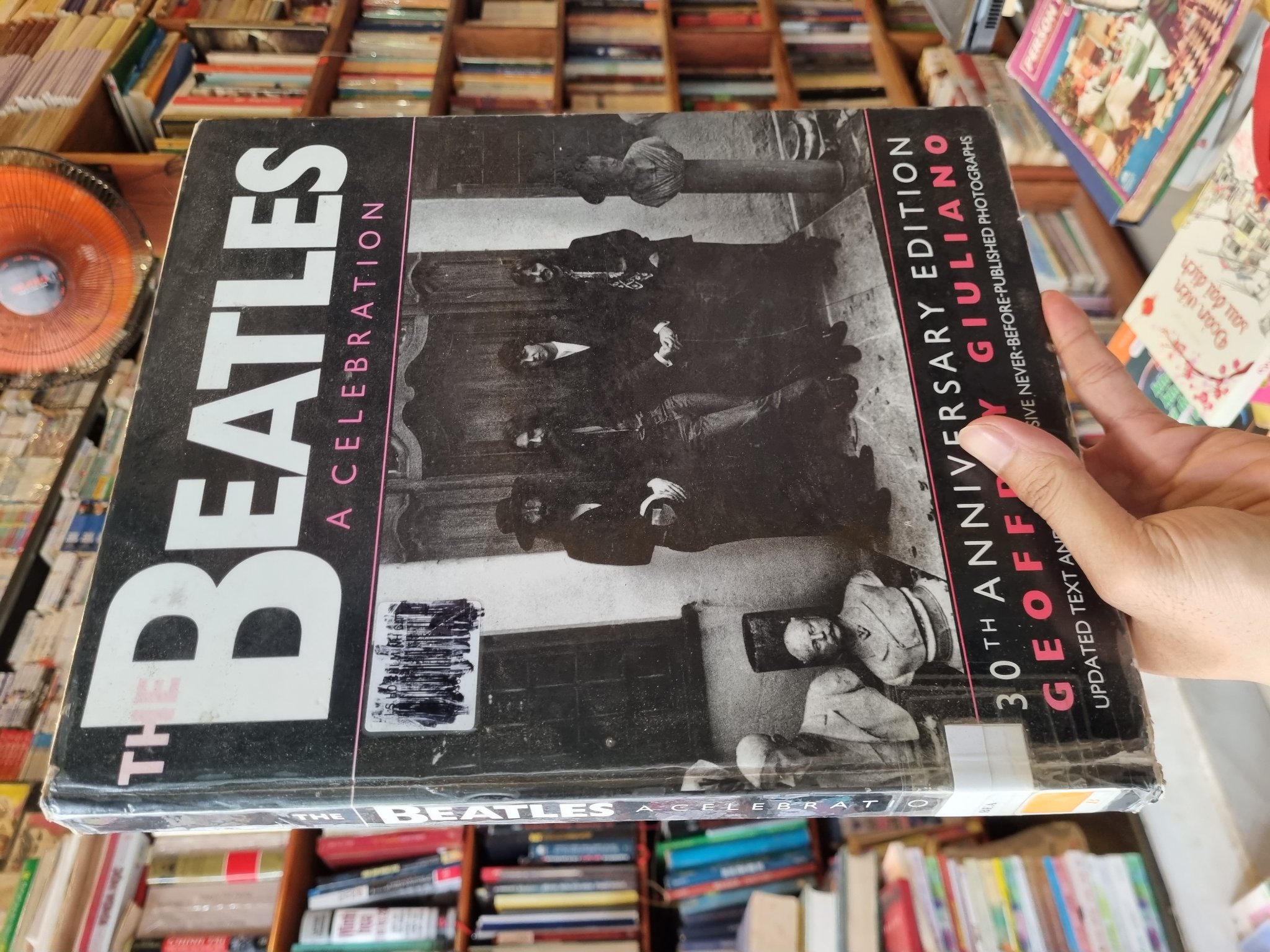 THE BEATLES A CELEBRATION 豪華本 Amazon.co.jp: The Beatles: A