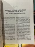  Hands Of Light : A Guide to Healing Through the Human Energy Field - Barbara Ann Brennan 