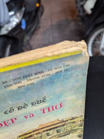  Cố Đô Huế Đẹp và Thơ - Nhiều Tác Giả 