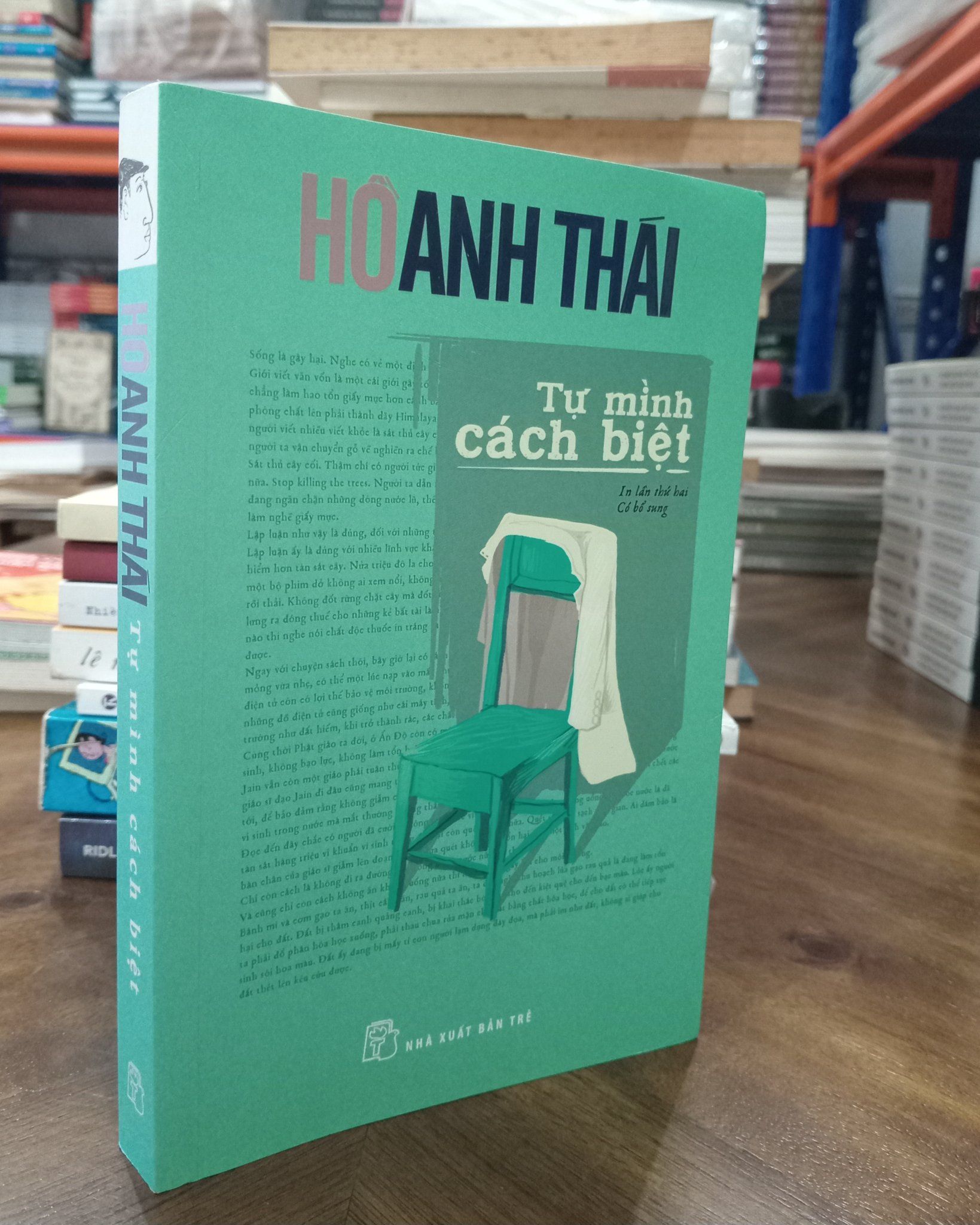  Tự mình cách biệt - Hồ Anh Thái 