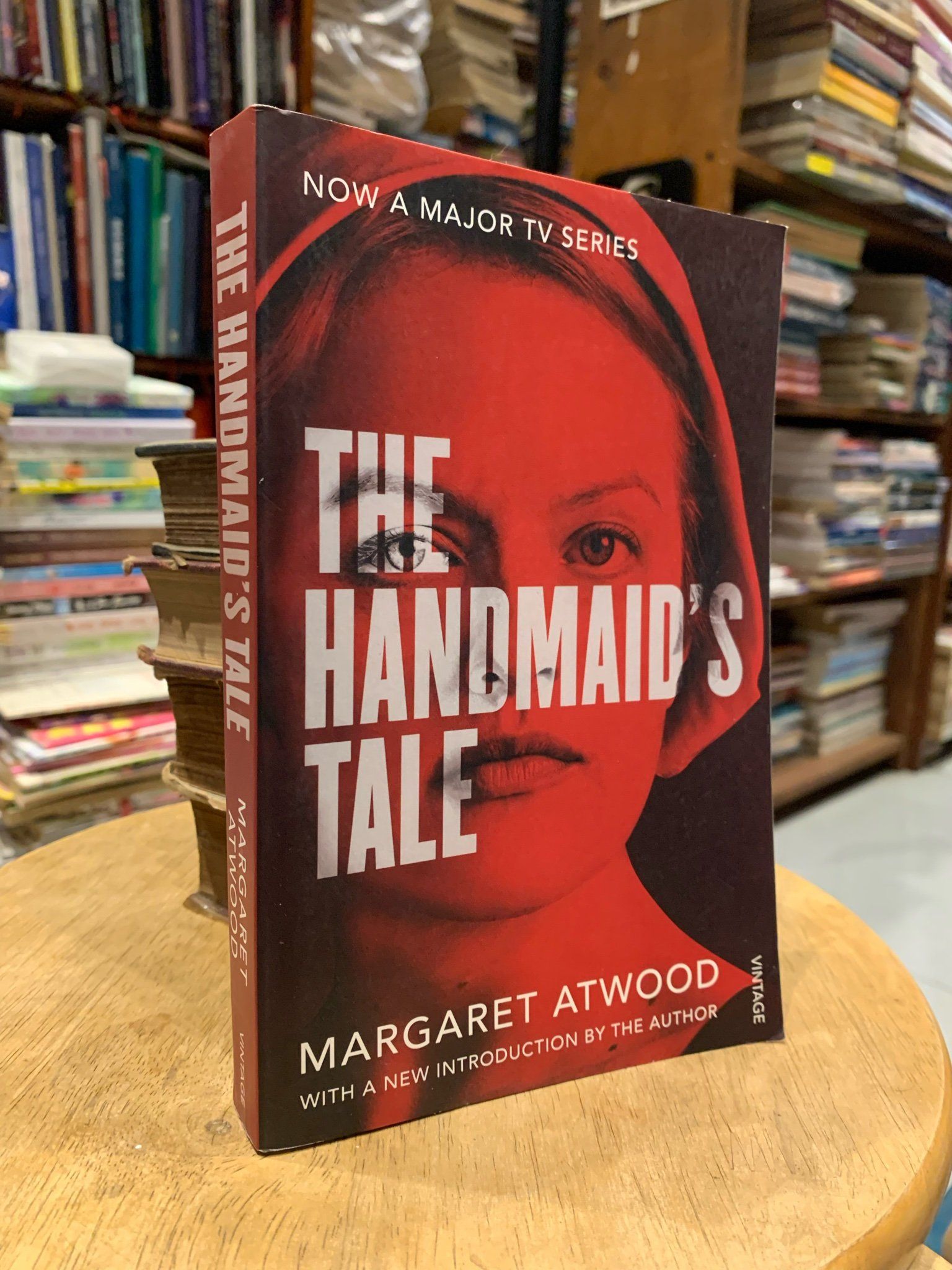 THE HANDMAID'S TALE Margaret Atwood – Momo Bookstore