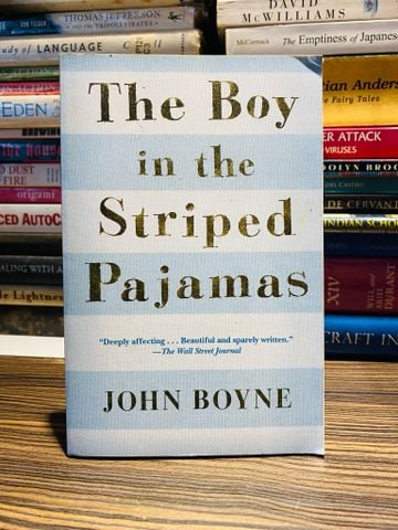  THE BOY IN THE STRIPED PAJAMAS - JOHN BOYNE 