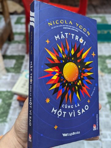  Mặt Trời Cũng là một Vì Sao - Nicola Yoon 