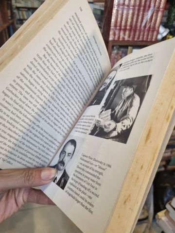  Midnight In Chernobyl : The Untold Story of The World s Greatest Nuclear Disaster - Adam Higginbotham 