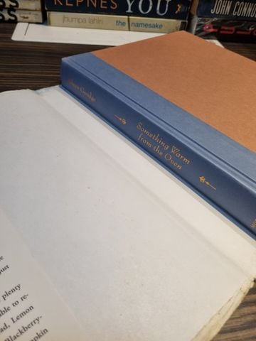  SOMETHING WARM FROM THE OVEN : Baking Memories, Making Memories - Eileen Goudge 