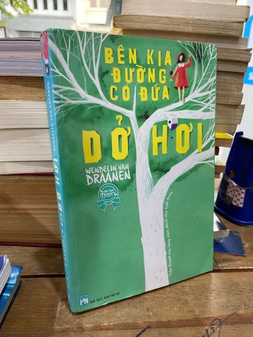  Bên Kia Đường Có Đứa Dỡ Hơi - Wendelin Van Draaven 