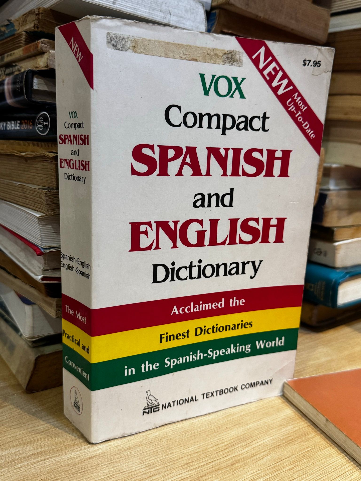  Vox Compact Spanish and English Dictionary 