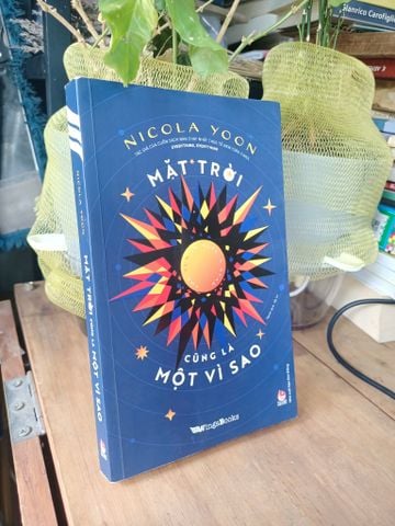  Mặt Trời Cũng là một Vì Sao - Nicola Yoon 