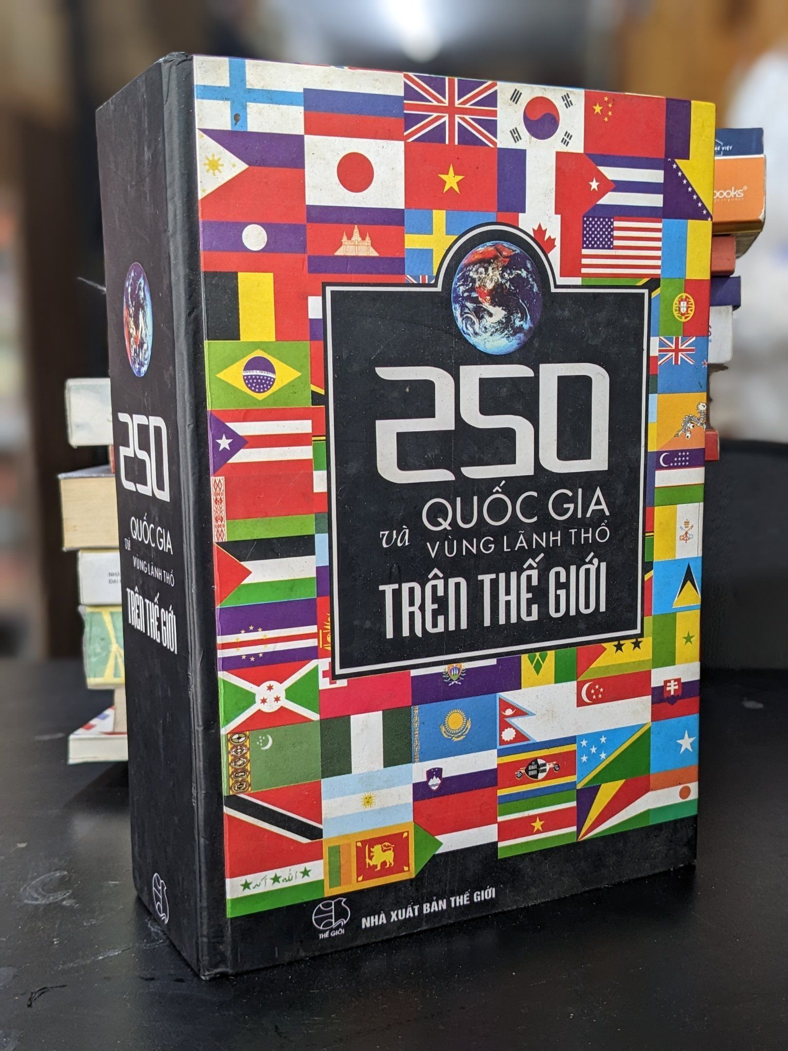  250 quốc gia và vùng lãnh thổ trên thế giới 