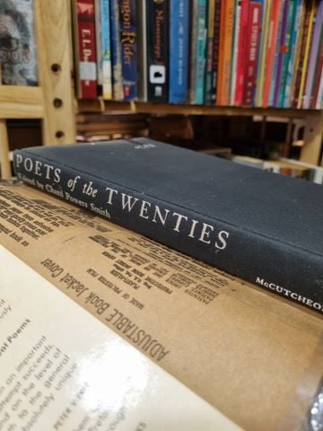  Poets Of The Twenties : 100 Great Poems 