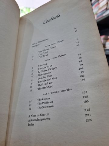  THE MAN WHO WROTE MOZART : THE EXTRADIONARY LIFE OF LOENZO DA PONTE (ANTHONY HOLDEN) 