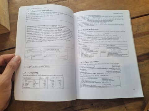  BUSINESS REPORTS IN ENGLISH - Jeremy Comfort, Rod Revell, Chris Stott 