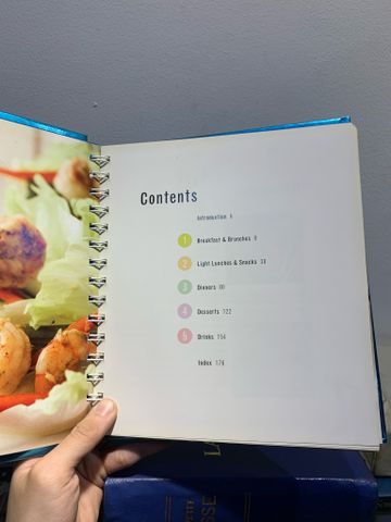  JUST 100 CALORIES: TASTY AND SIMPLE 100-CALORIE RECIPES 