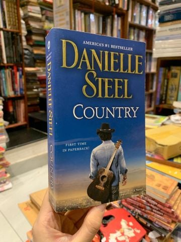  Country - Danielle Steel 
