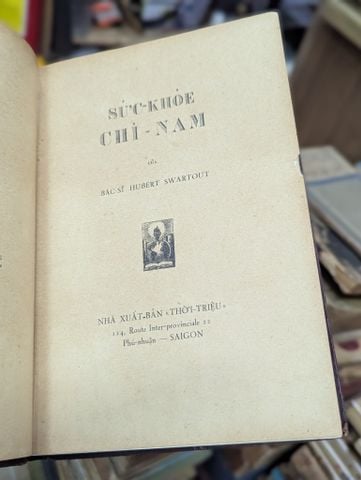  Sức Khoẻ Chỉ Nam - Một Nhóm Biên Soạn (Bìa Cứng) 