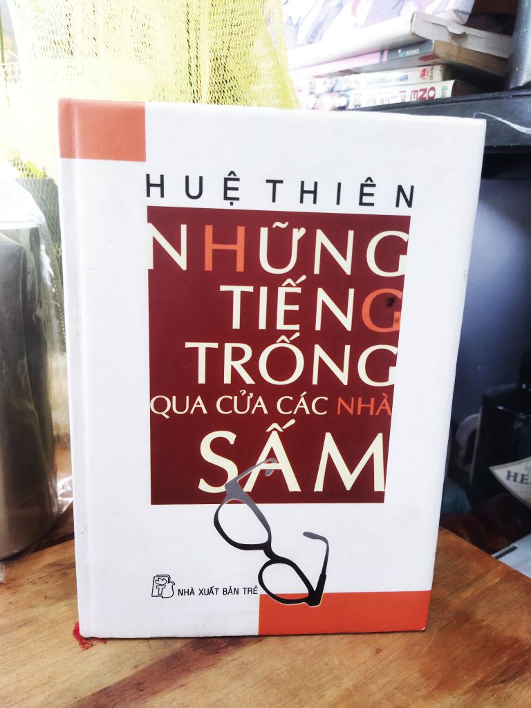  Những Tiếng Trống Qua Cửa Các Nhà Sấm (2017) - Huệ Thiên 
