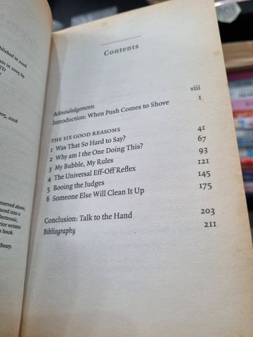  TALK TO THE HAND - LYNNE TRUSS 