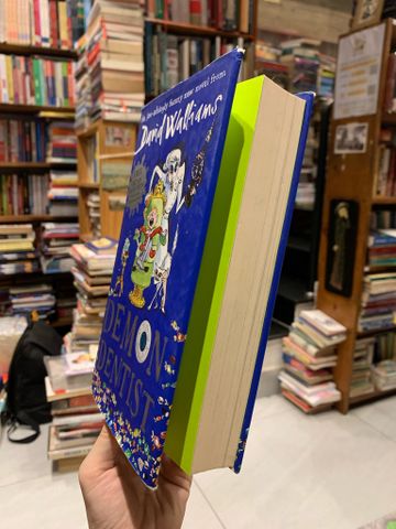  DEMON DENTIST - David Walliam 