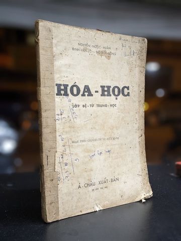  Hóa Học Lớp Đệ Tứ Trung Học - Nguyễn Ngọc Huân & Đinh Văn Lô & Đỗ Đức Công 