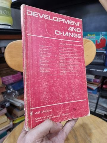  DEVELOPMENT AND CHANGE 