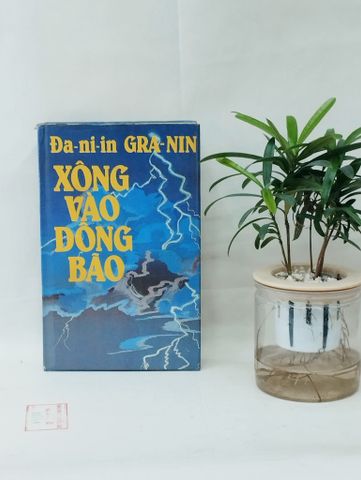 Xông vào dông bão - Đaniin Grani 