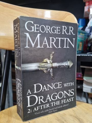  A DANCE WITH DRAGONS (GEORGE R.R. MARTIN) 