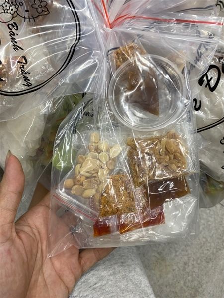 BÉ ĐẬU-CHẤM ME