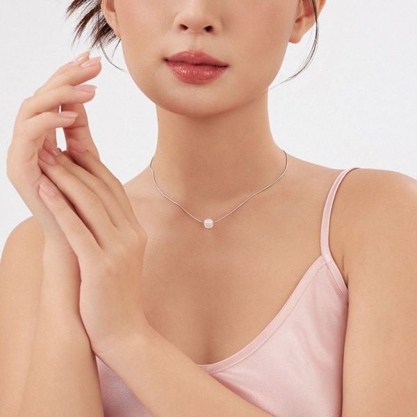  Dây chuyền dành cho mệnh Kim – Moonstone trắng: Bàn tay mềm mại - mã DCNU47 