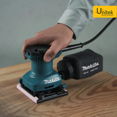 Máy chà nhám rung Makita BO4557