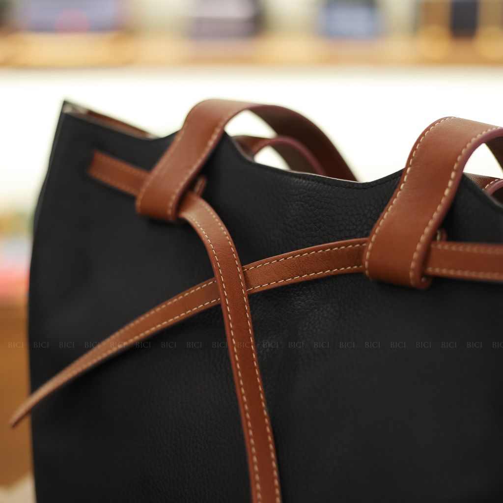 STRAP TOTE - BLACK