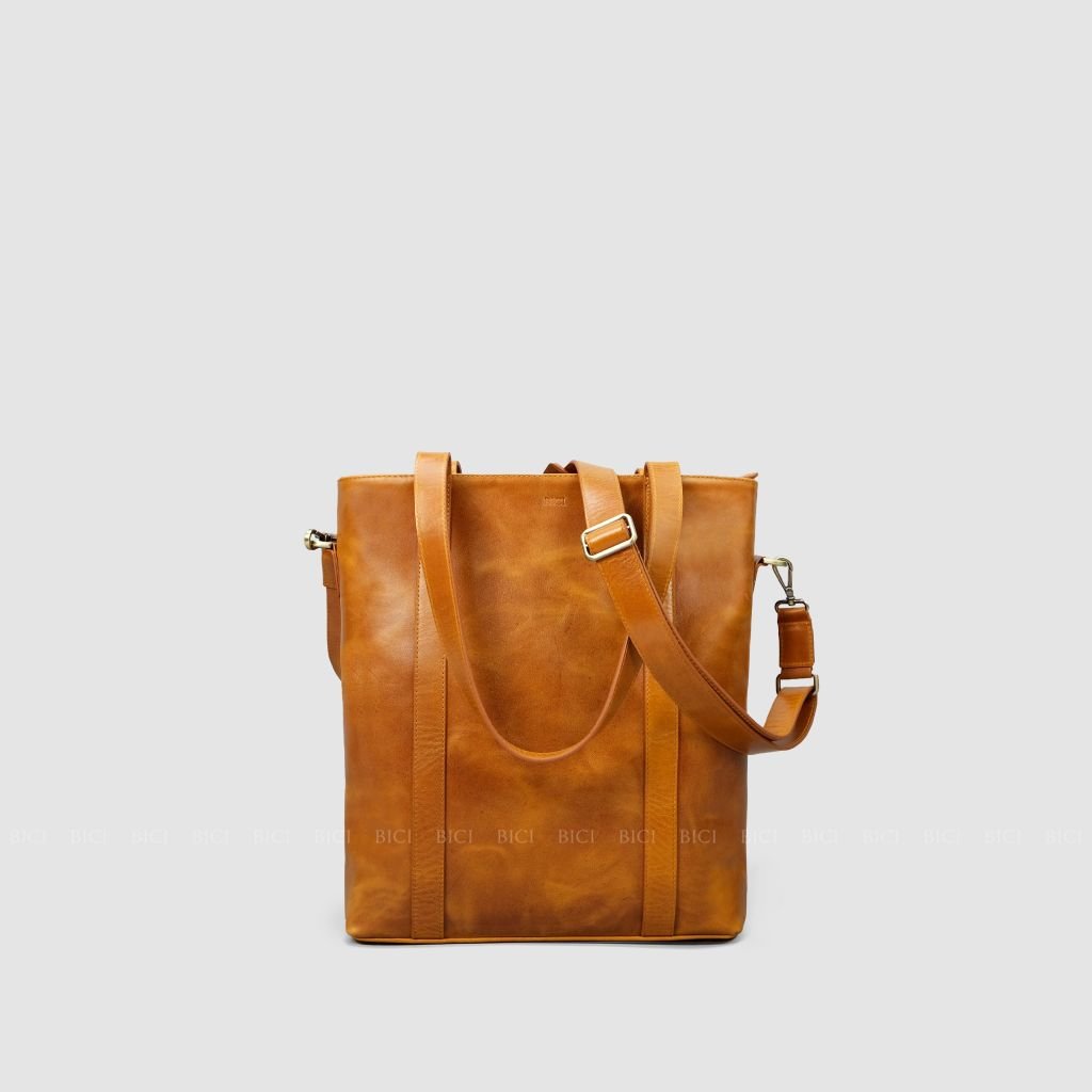 NEWS TOTE