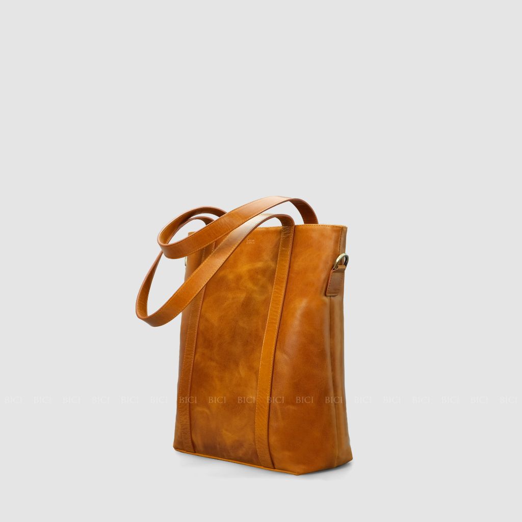 NEWS TOTE