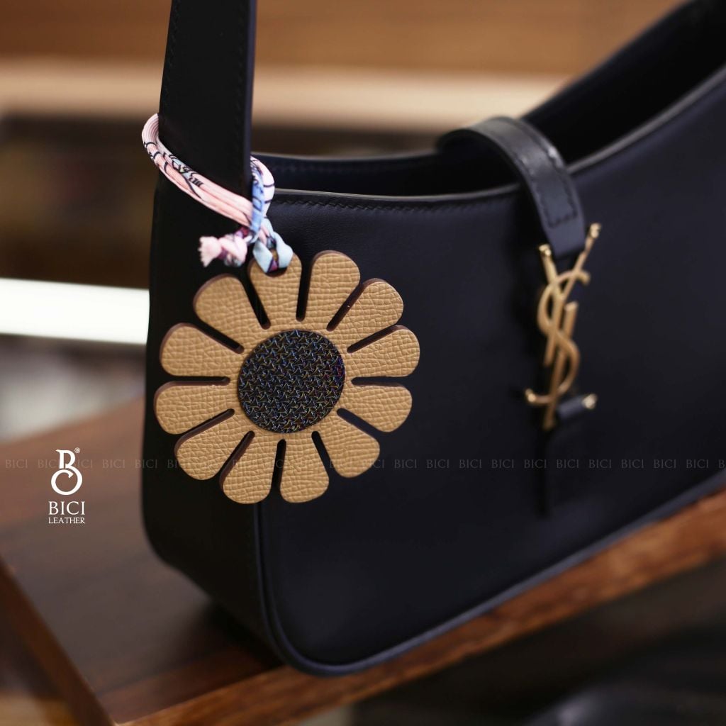 CHARM - THE FLOWER LAUGHED