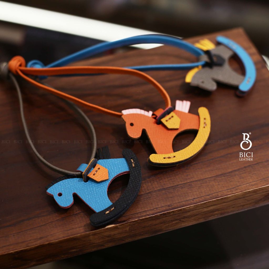 CHARM - HORSE