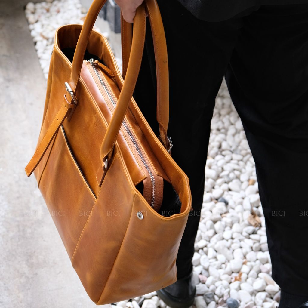 LINE TOTE