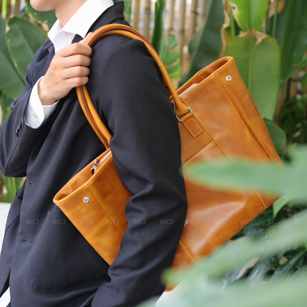 LINE TOTE