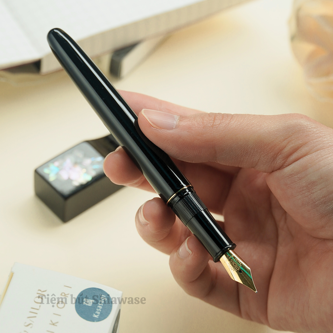  Wancher Kuretake Nodoka - Kurogasumi (Black) 