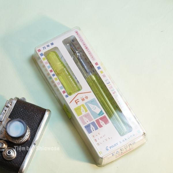  Bút Máy Pilot Kakuno Thân Neon - Nhiều Màu - Ngòi F, M 