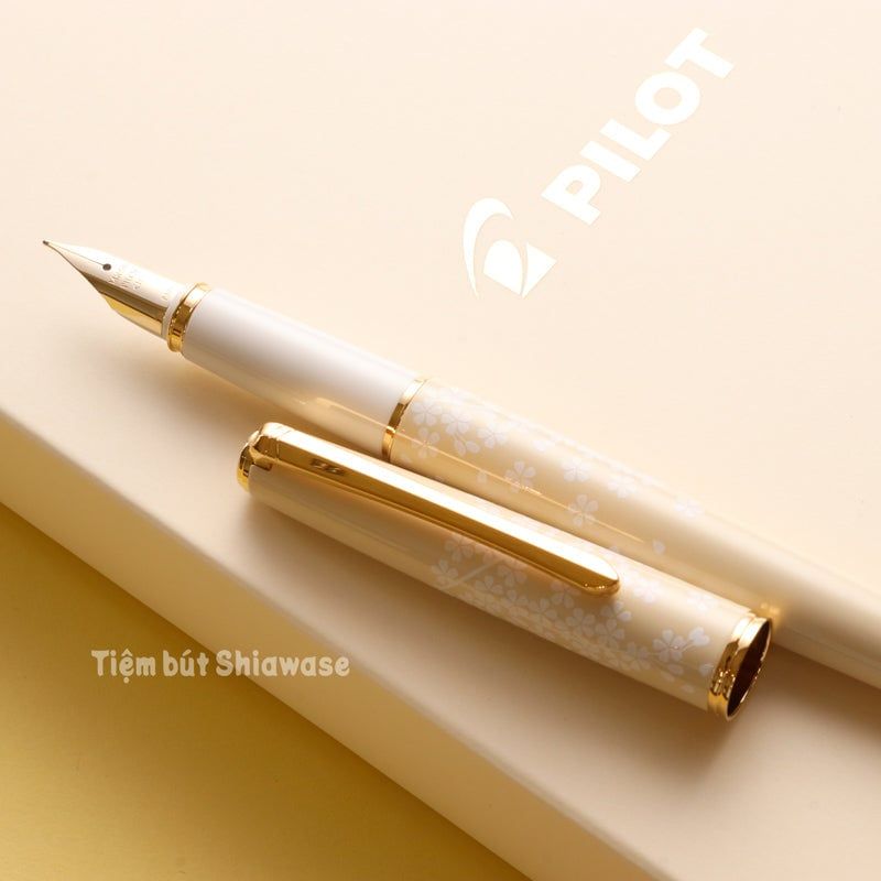  Bút Máy Pilot Lady White - Sakura 