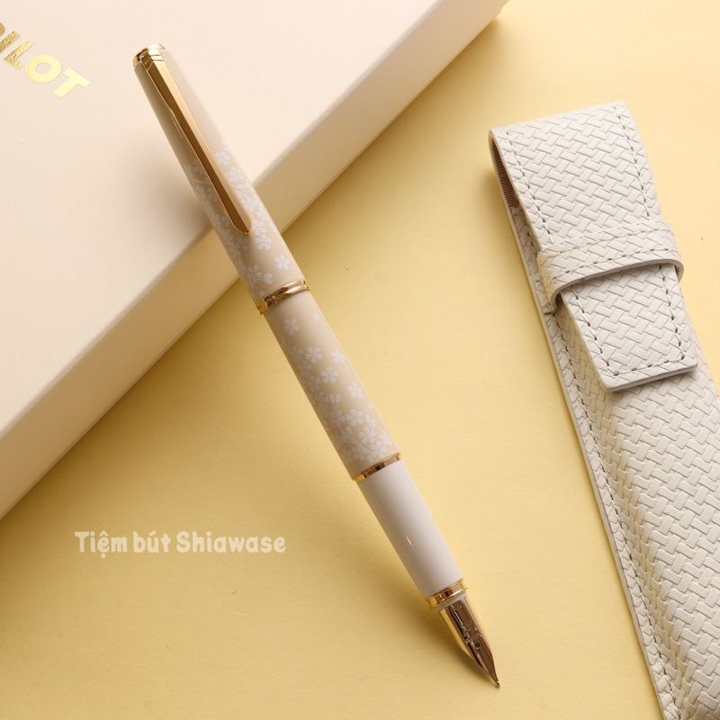  Bút Máy Pilot Lady White - Sakura 