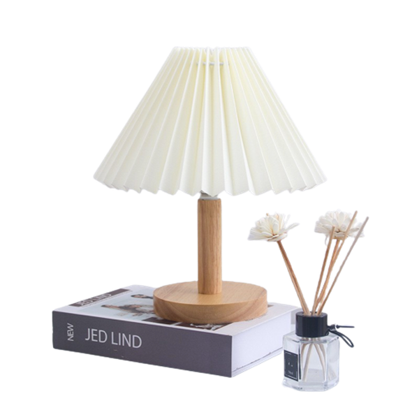 Đèn Ngủ Để Bàn Thân Gỗ Rubies House Phong Cách Vintage