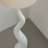  Đèn sàn sofa Twisted phòng khách Rubies House 