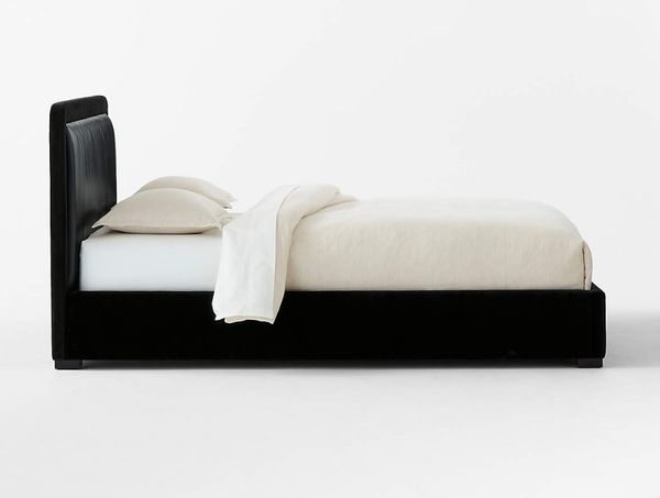 Giường ngủ bọc nệm cao cấp Claudette Bed phong cách Bắc Âu Rubies House