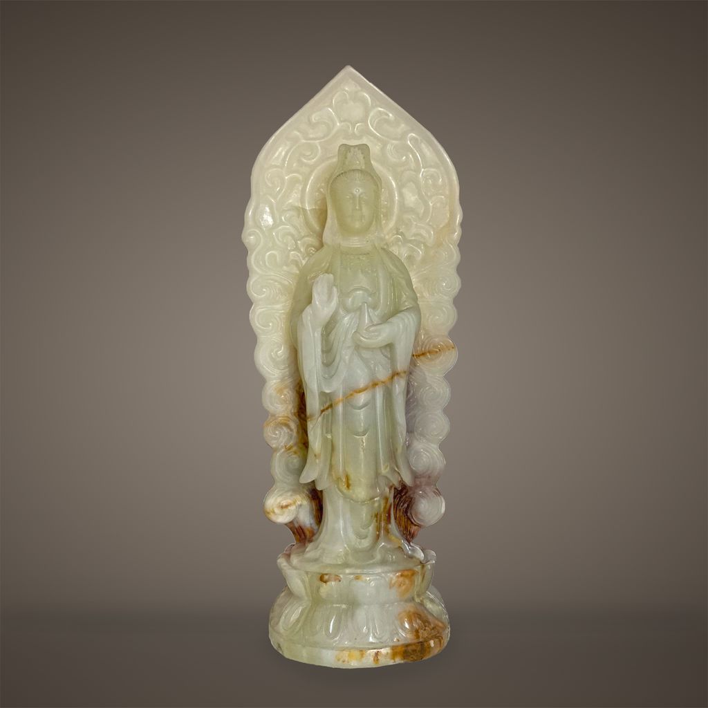 Tượng Phật Bà Quan Âm Đứng Lục Ngọc