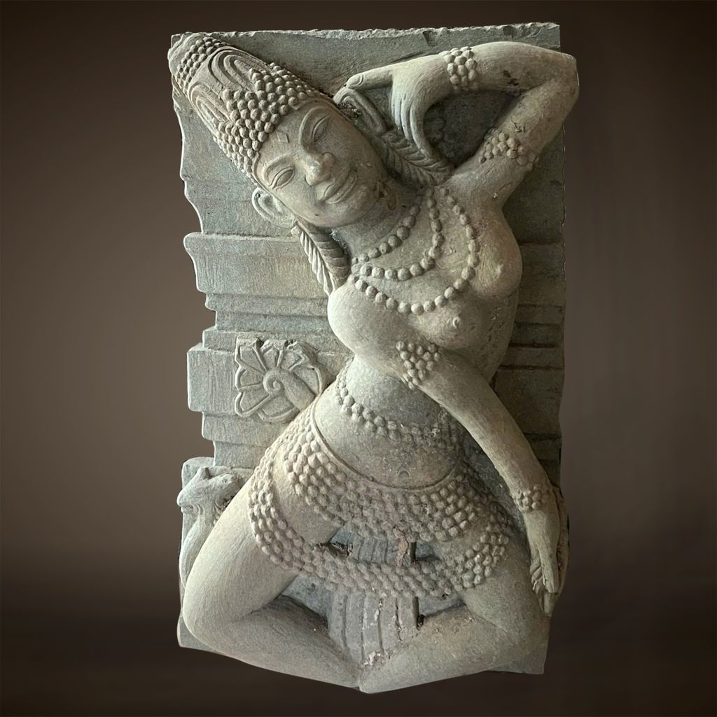 Tượng Chăm - Apsara