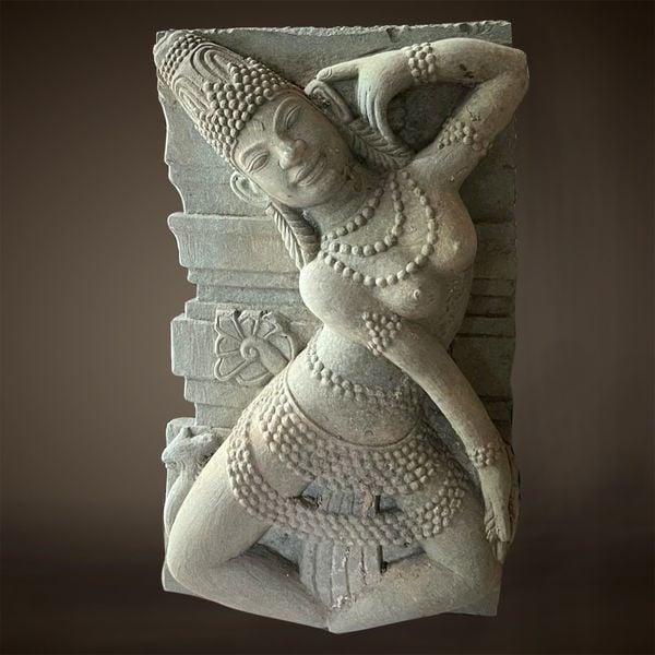 Tượng Chăm - Apsara