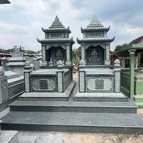 Mộ Đôi Đá Xanh